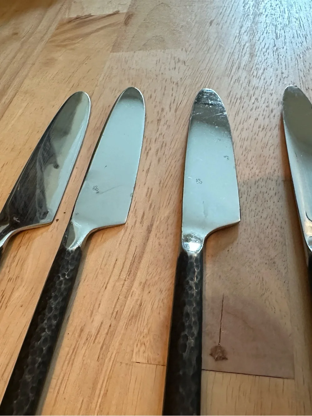 Gourmet Settings AVALON Stainless Hammered GS 18/10 Flatware4 Butter Knives